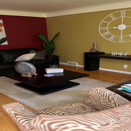 Nice Cozy Family-Sized Home In Quiet Neighborhood Oak Park Екстер'єр фото
