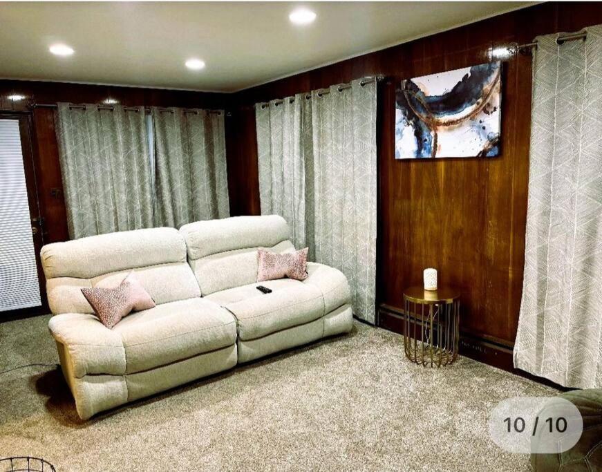 Nice Cozy Family-Sized Home In Quiet Neighborhood Oak Park Екстер'єр фото